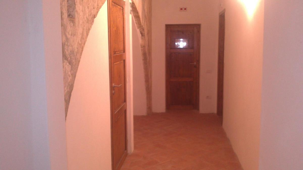 Hostal Badia Altopascio Bagian luar foto