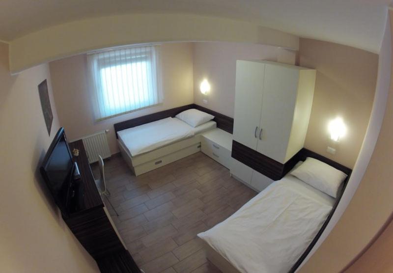 Hostal Badia Altopascio Bagian luar foto