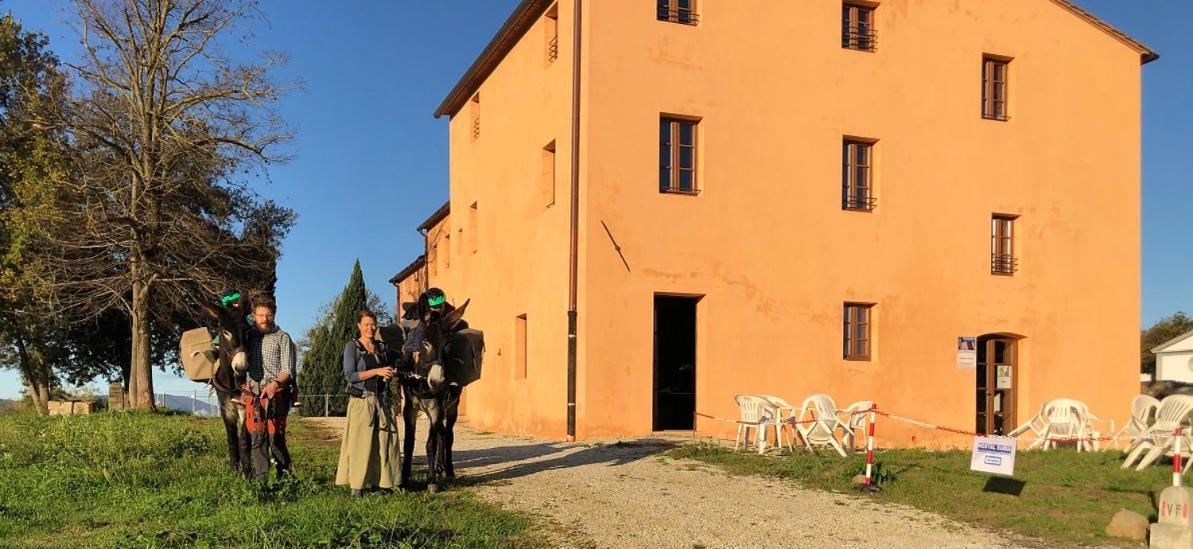 Hostal Badia Altopascio Bagian luar foto